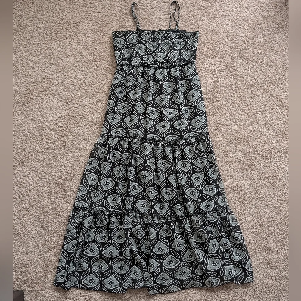 Mix Nouveau Black White Sheer Smocked Bodice Patterned Maxi Dress Size Medium